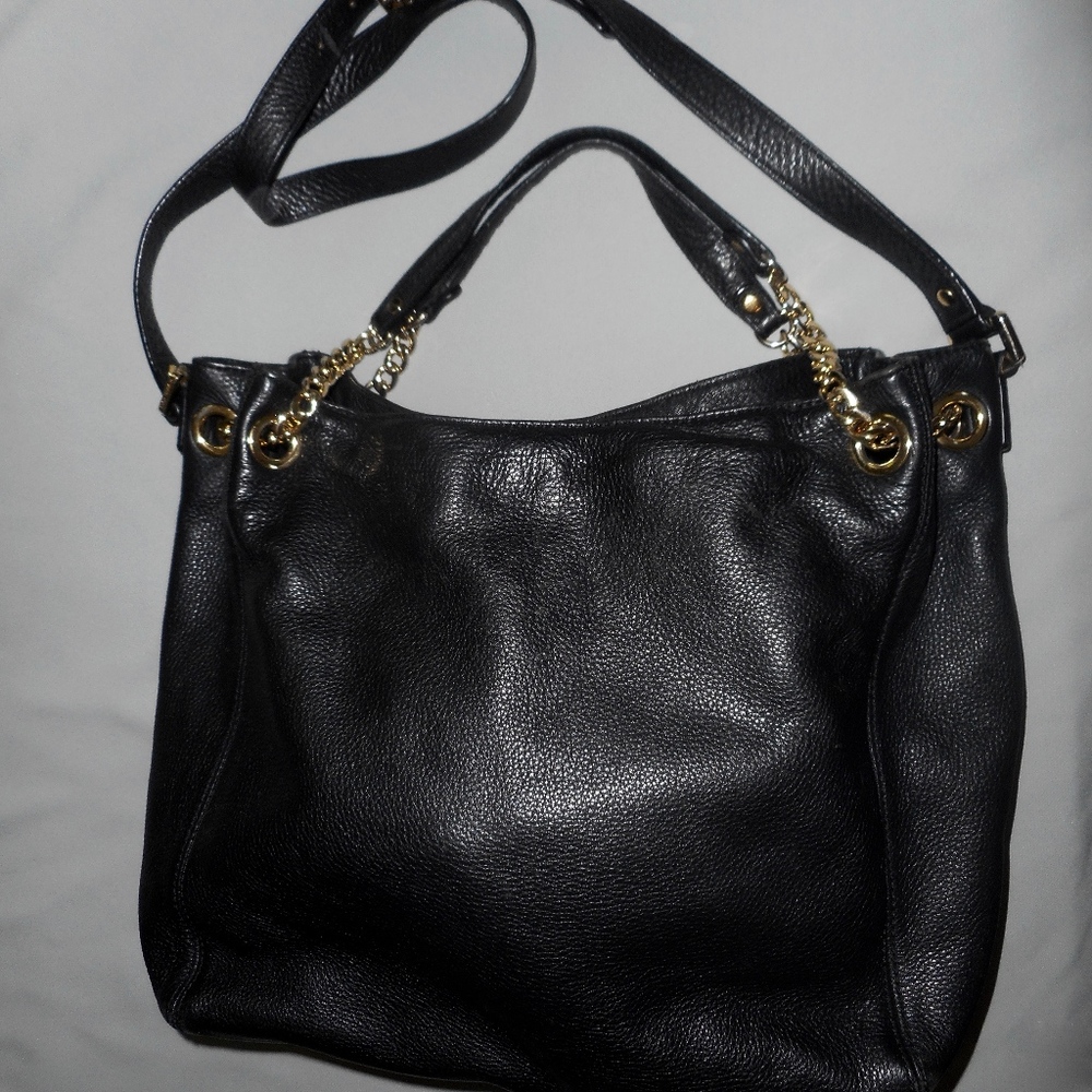beautiful Michael Kors cross body purse